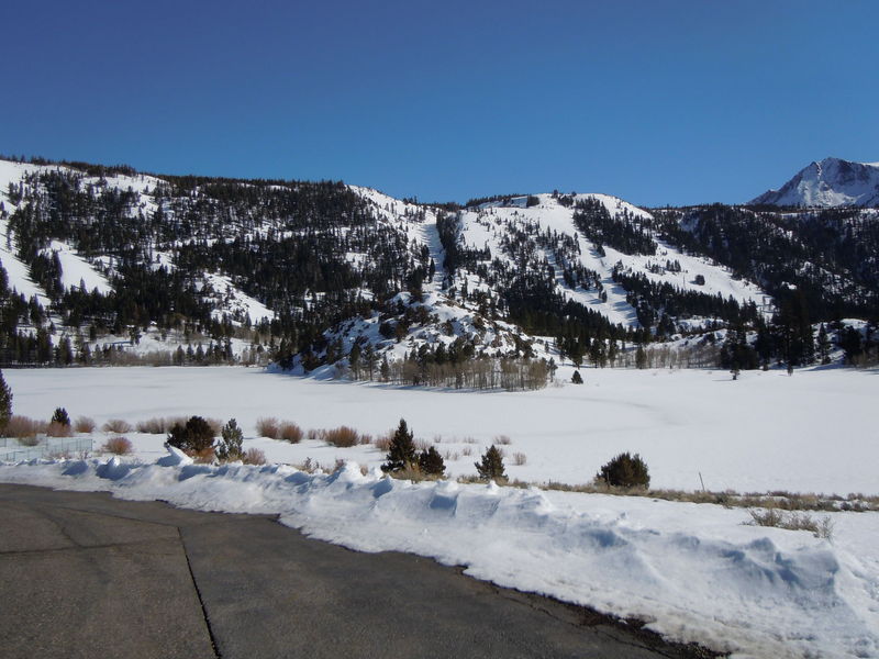 Between Mammoth and June lake
